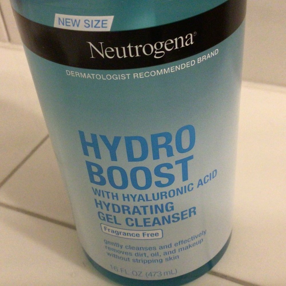 Neutrogena - Hydro Boost With Hyaluronic Acid Hydrating Gel Cleanser 16 oz. - Picture 2 of 4